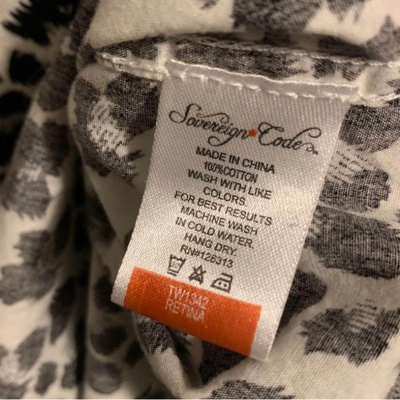 Women’s cheetah print long sleeve button down blouse size small - Picture 3 of 3